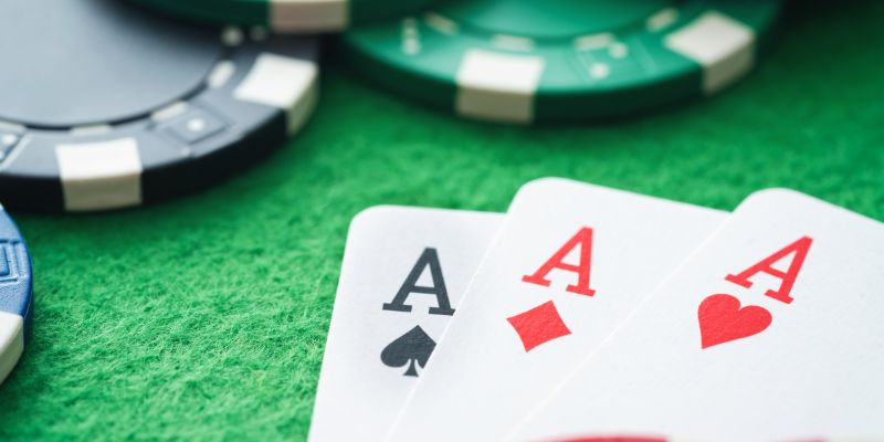 Kinh nghiệm chơi Sâm Lốc Rikvip: Cách chặn bài và báo sâm hiệu quả. Nguyên tắc cơ bản để chặn bài thành công trong Sâm Lốc Rikvip